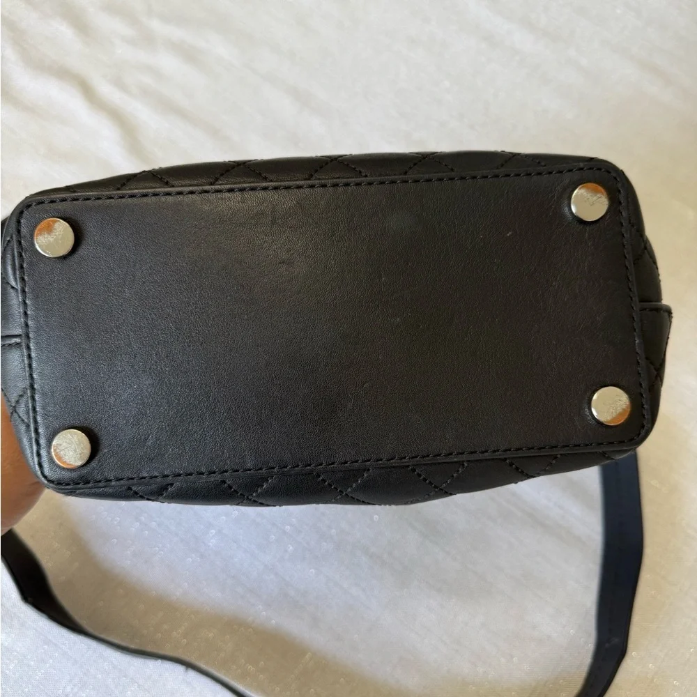 Michael Kors Blakely Medium Bucket Messenger Bag Black Quilted Leather
